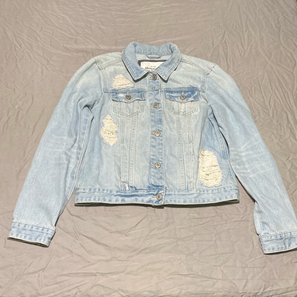 Abercrombie & Fitch women’s jean jacket size large